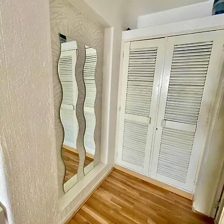 Cozy And Stylish - Just 800m From The *