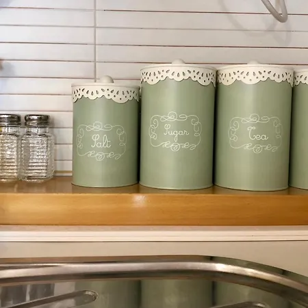 Apartamento Cozy And Stylish Studio Apt - Just 800M From The Beach *